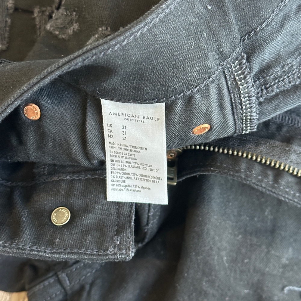 American Eagle AirFlex+ Black Distressed Denim Shorts Men’s Size 31 - Picture 14 of 17